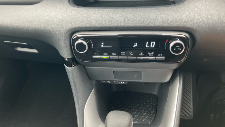 Toyota Yaris 1.5 Hybrid Icon 5dr CVT Hybrid Hatchback